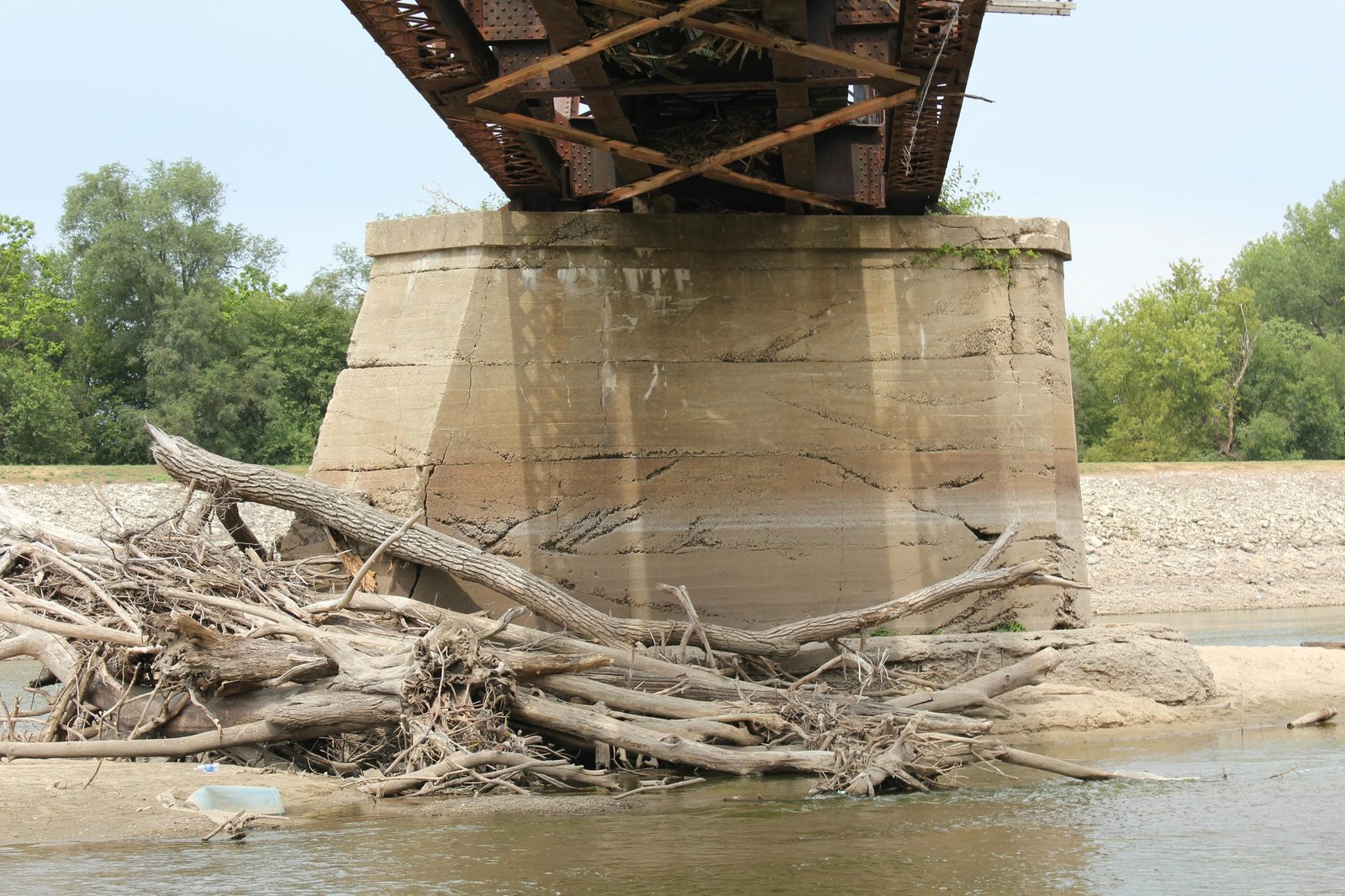 Center pier